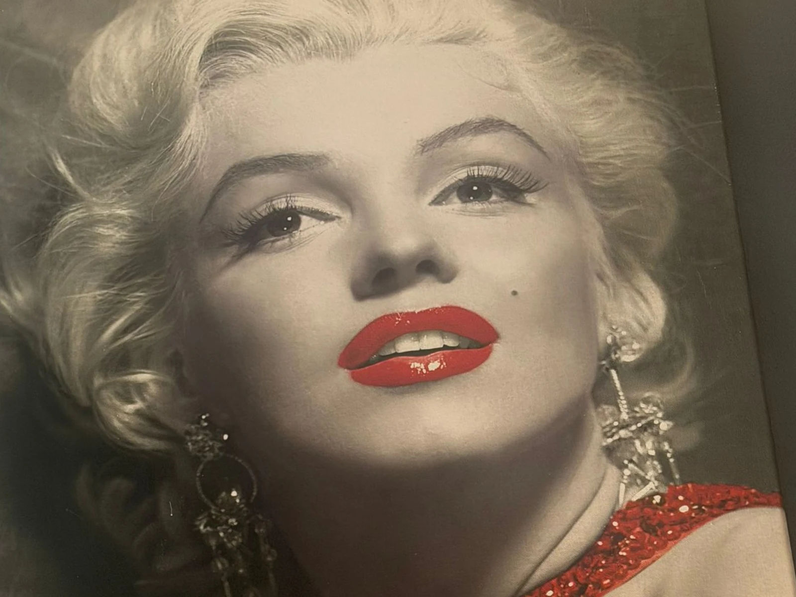 Marilyn-Monroe-Kunstdruck an der Star-Wand